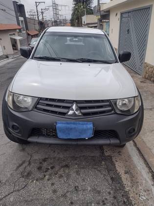 MITSUBISHI L200 TRITON 3.2 GL 4X4 CD 16V TURBO INTERCOLER DIESEL 4P MANUAL MITSUBISHI L200 TRITON 3.2 GL 4X4 CD 16V TURBO INTERCOLER DIESEL 4P MANUAL